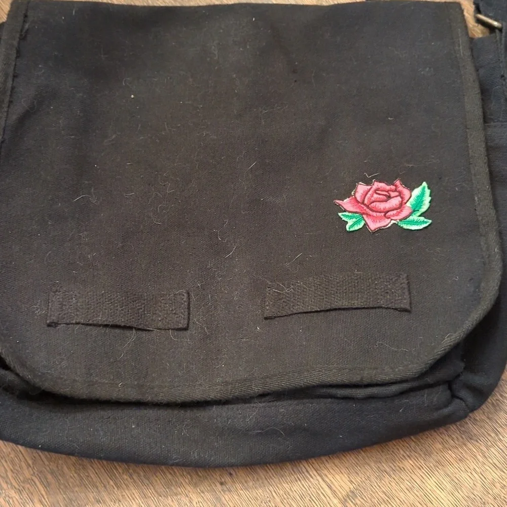 sweetbriar black messenger